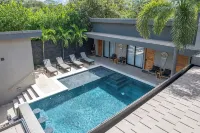 Estrella del Mar – Stylish Modern Villa, Walking Distance to the Beach. - Private Pools