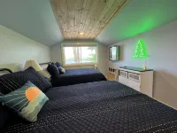 Cabin at Sunshine-Situated on the Sandy Shore of Long Lake