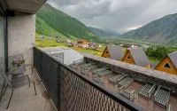 Step Inn - Kazbegi - マウンテンビュー