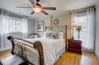 1000 Mbps Wifi, 11-Person Hottub, 75", Close 2Downtown/Restaurants, Sleeps16 - ジャグジー