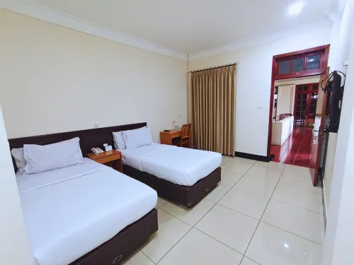 Aurora Hotel Kartini - 2-Star