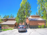 Alpine Getaway 3 Bedroom Home by RedAwning Hotels in Dollar Point