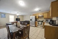 Cheerful 2 Bedrooms 2 Full Bathrooms Duplex