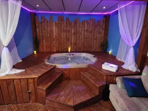 Petit studio très intime, avec spa intérieur au coeur de Shawinigan