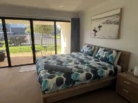 Moana Seaside Retreat - Beach