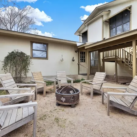 Huge Luxury Home with Hot Tub and Sauna - 2 mi to Dwntn