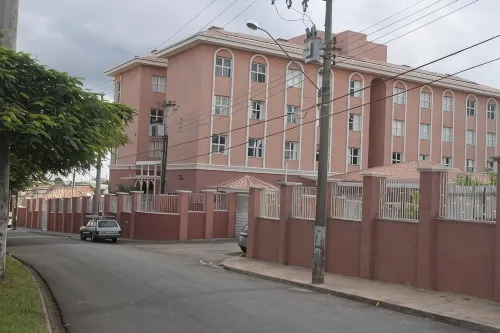 The Hill Hotéis Executive - parking