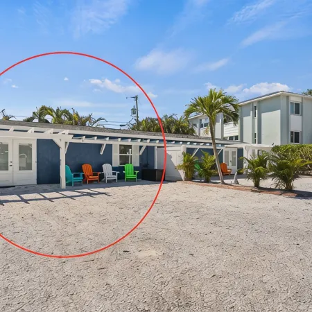 Explore Manasota Key, Walk to beach, bikes, kayaks in charming 1-bedroom cottage