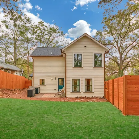 Modern Luxe 5 Br  4 BA Home. Near the  Airport and Downtown Atlanta