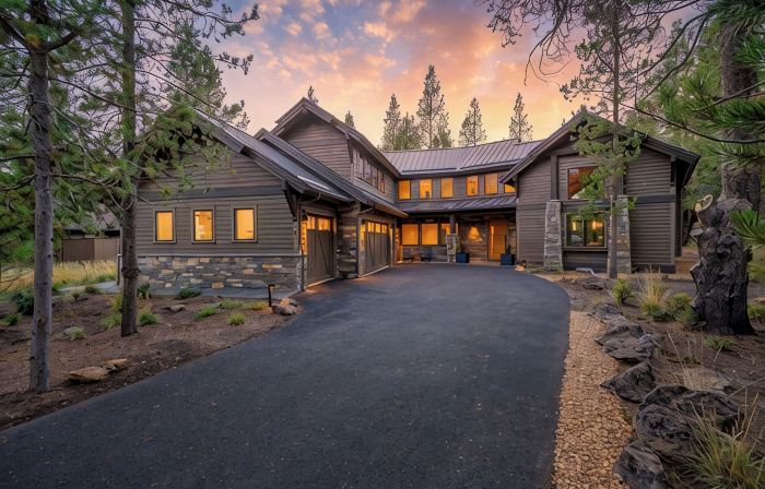 Alpine Lodge Sunriver, 5 Br Luxe, Sharc, Hot Tub, King Suites, EV, Ft Rock Park