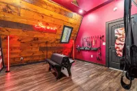Kiss & Don’t Tell - A Red Room Escape for Two - Alphydda