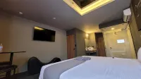 4Play Motel Hotel di 