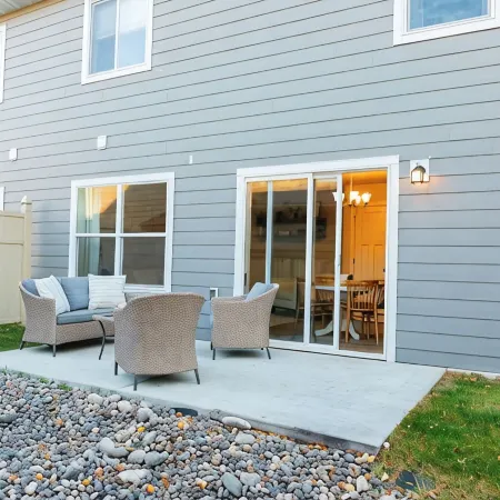 3-bedroom townhome with patio and attached 2car garage, close to hospitals