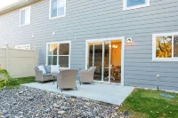 3-bedroom townhome with patio and attached 2car garage, close to hospitals