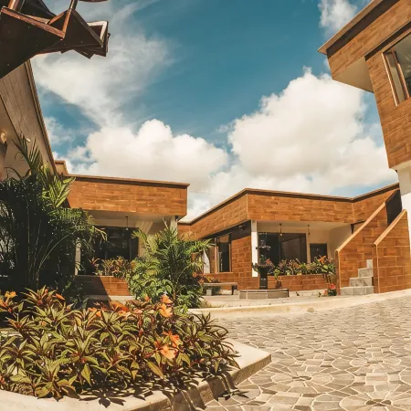 Toucan Platinum Suites Aparthotel
