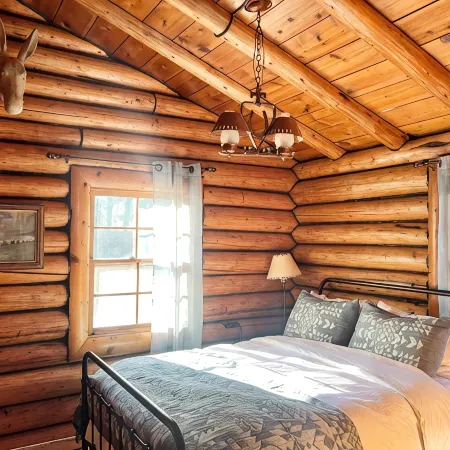 A Western Cabin Retreat in the Heart of Billings.