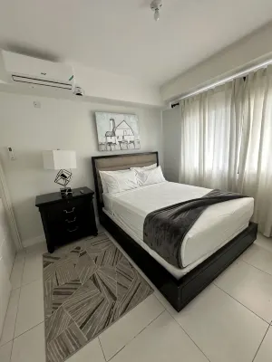 Premium 1BR Condo in New Kingston - สระว่ายน้ำส่วนตัว