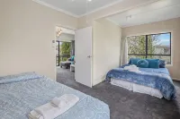 100m to Beach! Hot tub! Pet friendly! Games room! - ที่มีฟิตเนส