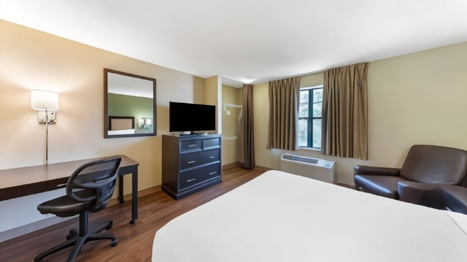 Extended Stay America Select Suites - Rockford - State Street