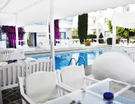 Tasmaria Aparthotel - Pool