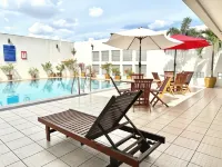 Grand Daira Hotel Palembang - Pool