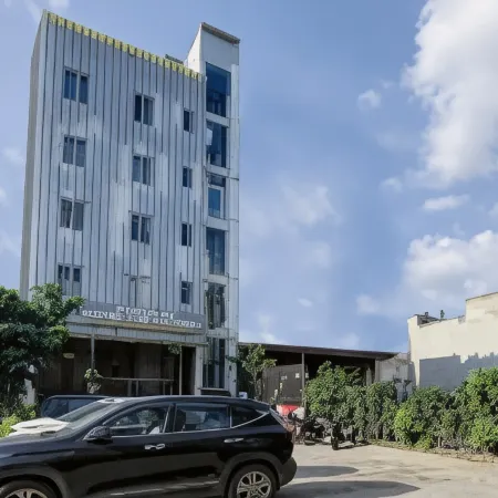 Status by Hotel the Emporio