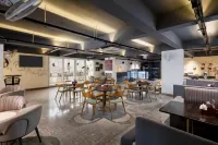 โรงแรม ไวลด์วิงส์ พรีเมียม - ที่มีที่จอดรถ