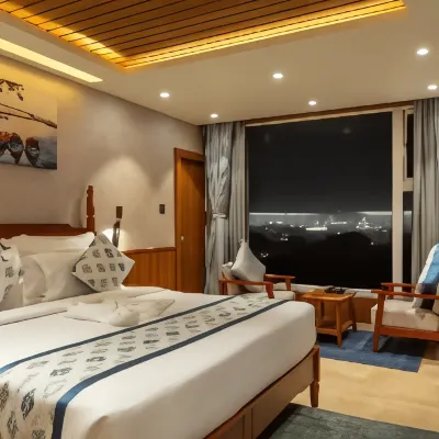 Ra Vista Hotels near Indian Statistical Institute