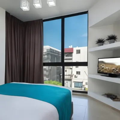 H7 TLV Hotels near Gordon Beach