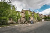 The Green Dragon at Hardraw Hotel a 
