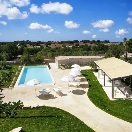 Wonderful Charming Villa with pool in the suggestive countryside near the sea,