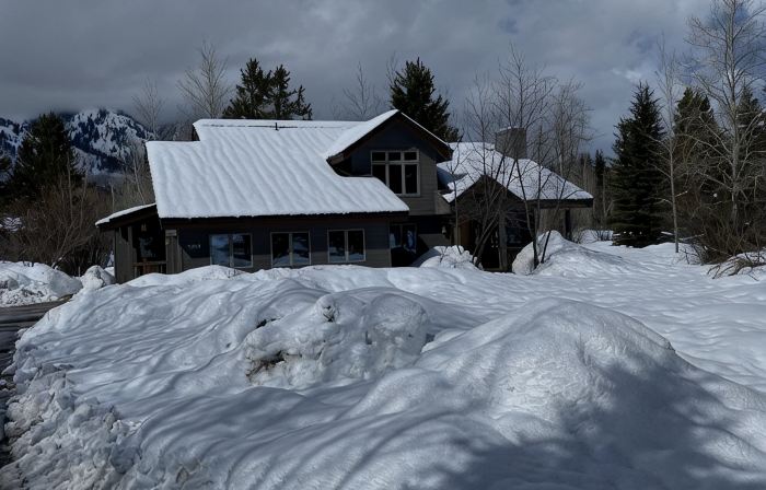 BEAUTIFUL PVT HOME W/ MODERN FURNISHING - EXCLUSIVE WEST BANK JACKSON HOLE