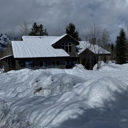 BEAUTIFUL PVT HOME W/ MODERN FURNISHING - EXCLUSIVE WEST BANK JACKSON HOLE