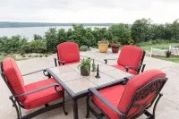 Lakehouse with private pool - WiFi