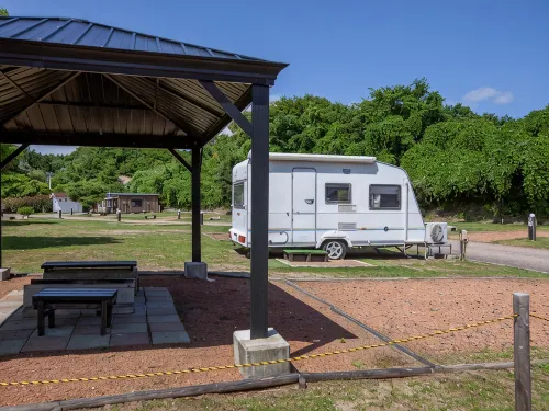 Heart Land Hills in Noto 37 Trailer House Sho - Parkering