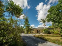 Kauri Park Motel - Motels