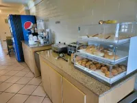 La Quinta Inn by Wyndham Amarillo West Medical Center - breakfast