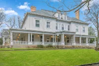 1897 MANSION 30 min to NYC Sleeps up to 26 with 12 bedrooms and 7 and 1/2 baths