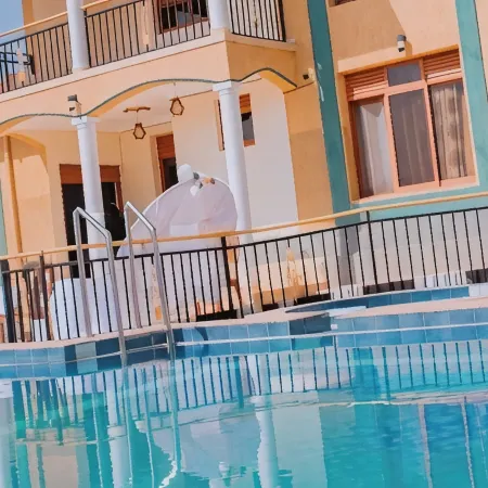 HOTEL DE SILVER BOTIQUE KiGALi