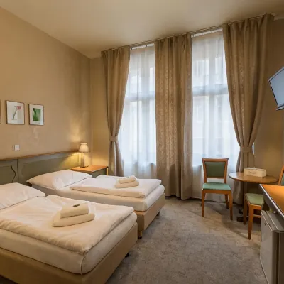 Hotel Augustus et Otto Отели рядом с достопримечательностью «Смихов»