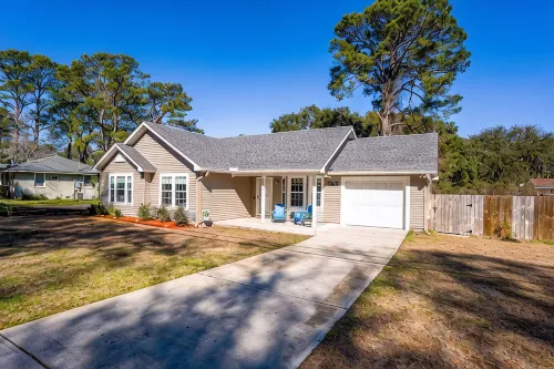 Modern Home Near Historic Downtown and Port Royal Town Beach.  Pet Friendly! - Gym
