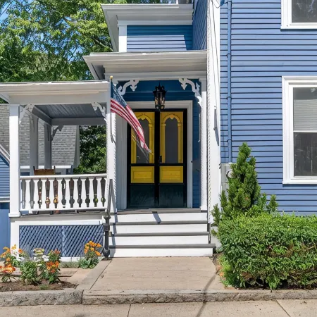 Newly Renovated Luxury 5Br Home + Office, Walk to Beach & Town