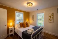 Cozy 2 Br, 2 BA Cottage in Downtown Dahlonega! - 3-Sterne