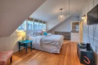 Adorable Cottage 1.5 blocks from the beach! - Wi-Fi