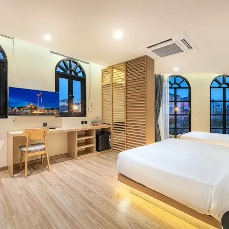 Phra Nakhon Poshtel