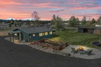 Cozy cabin just outside Sisters, pet friendly, great Mountain View’s, WiFi, & AC - Alppimaja