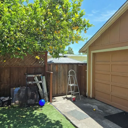 Spacious 3 bedroom house, close to Oakland, San Francisco, & San Jose.