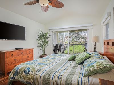 FULLY RENOVATED UNIT. 3 BDRM, 3 BATH SLEEPS 8. PERFECT FOR GRANDPARENTS