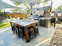 La Estancia - Your Home away from Home! - Pool