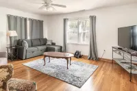 Peaceful 3BR home; 5 min walk to downtown Milford!